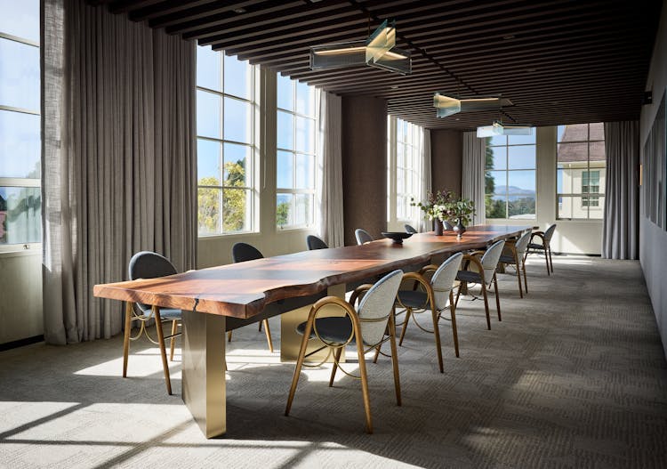 Kristen-Peña-Interiors-Apogee-Board-Room