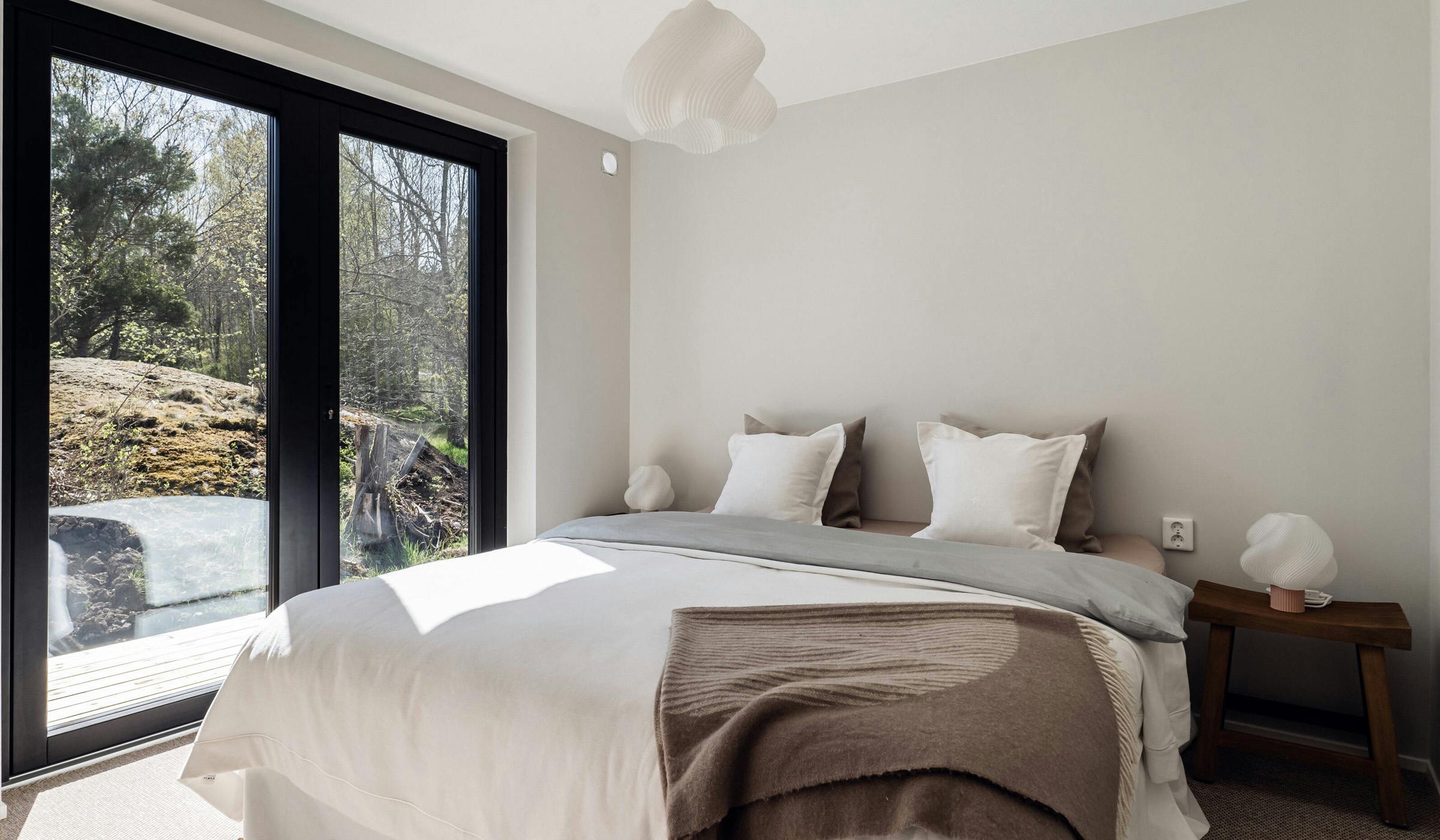 Spacious minimalist bedroom