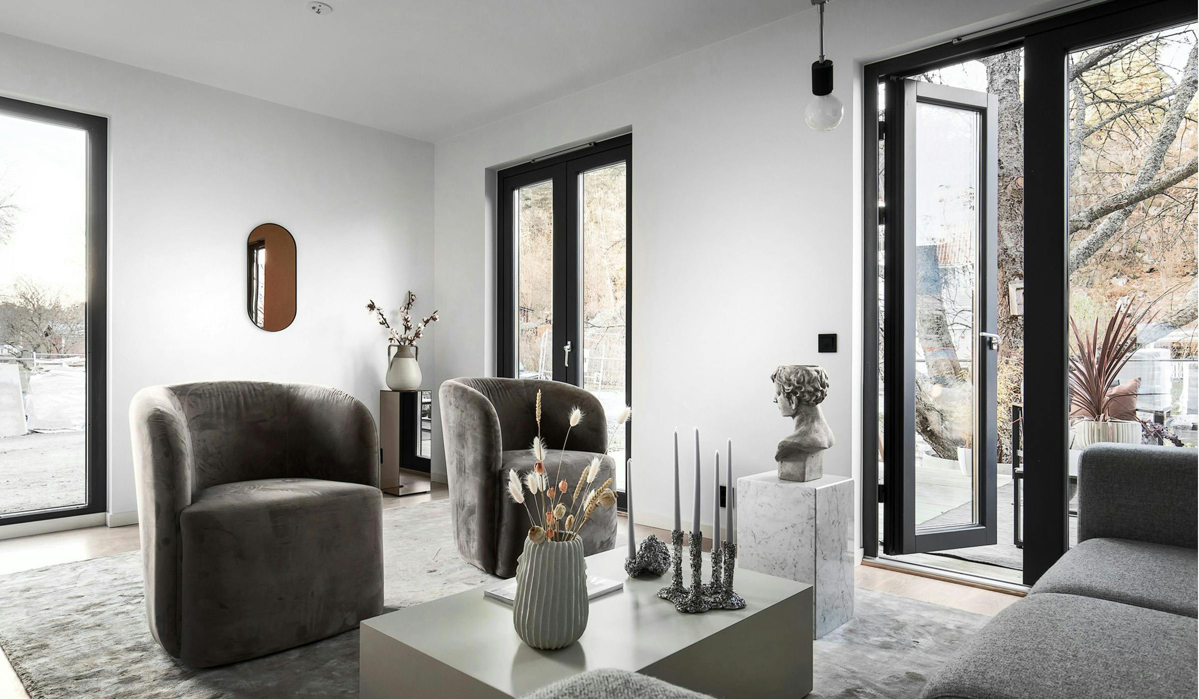 Minimalist living room