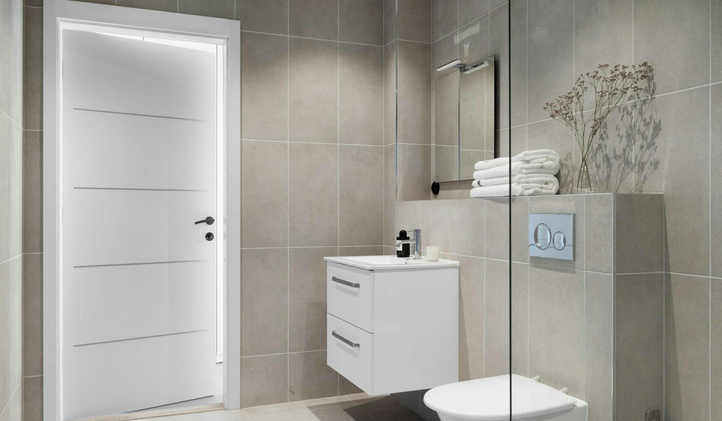Spacious simple bathroom