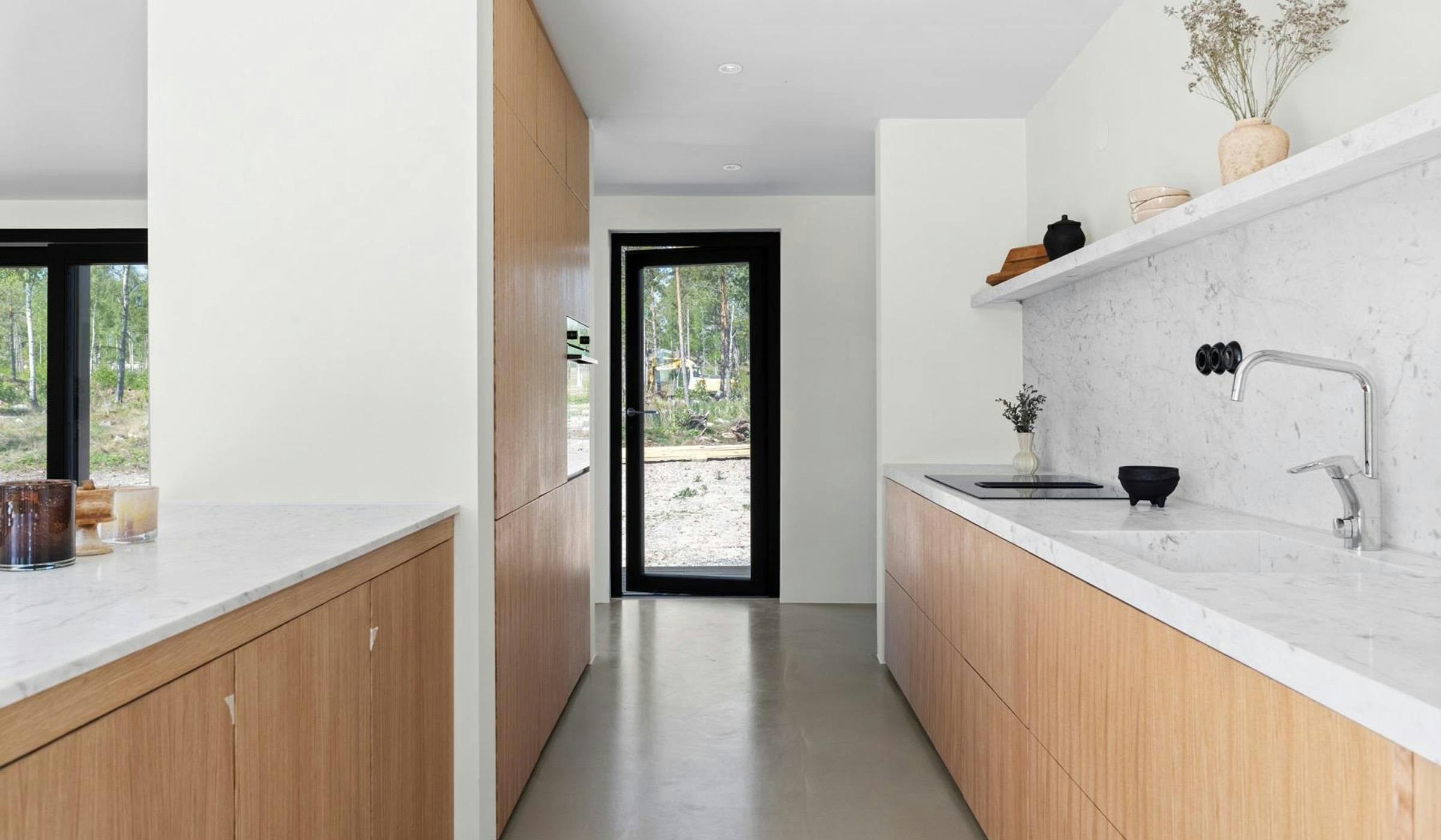 Simple scandinavian kitchen