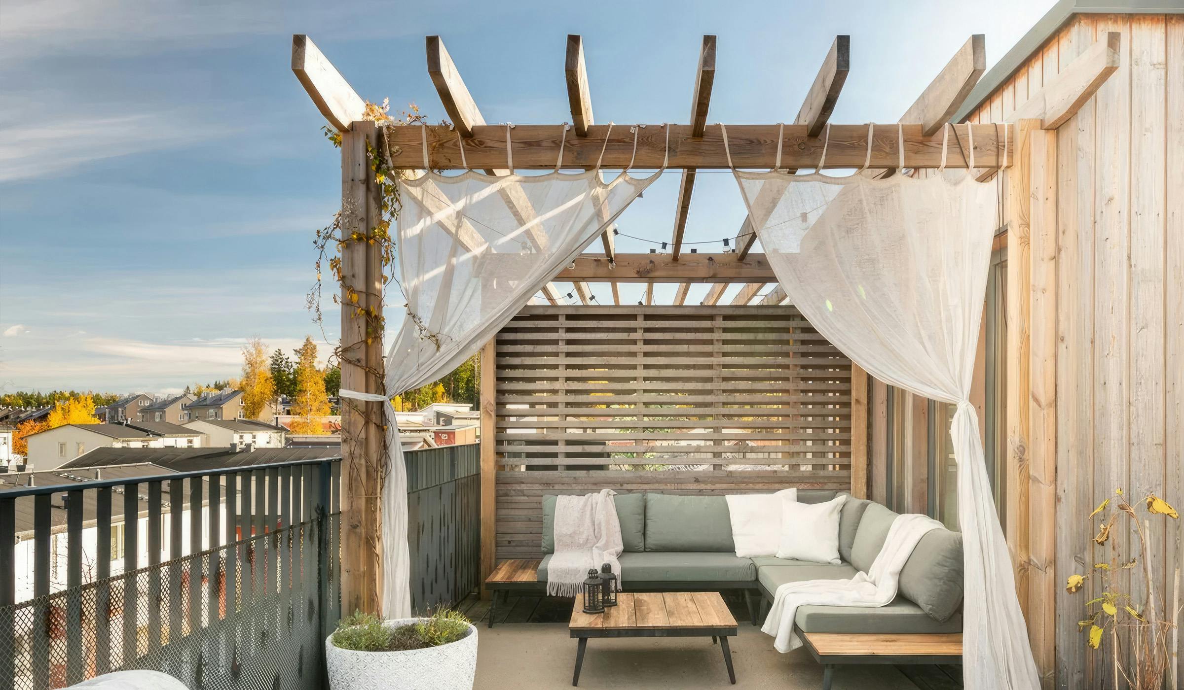 Grensaxen Wooden Pergola