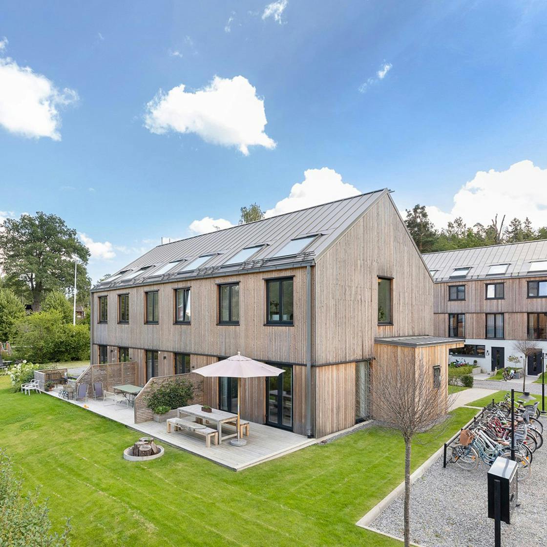 Modern, low energy residence