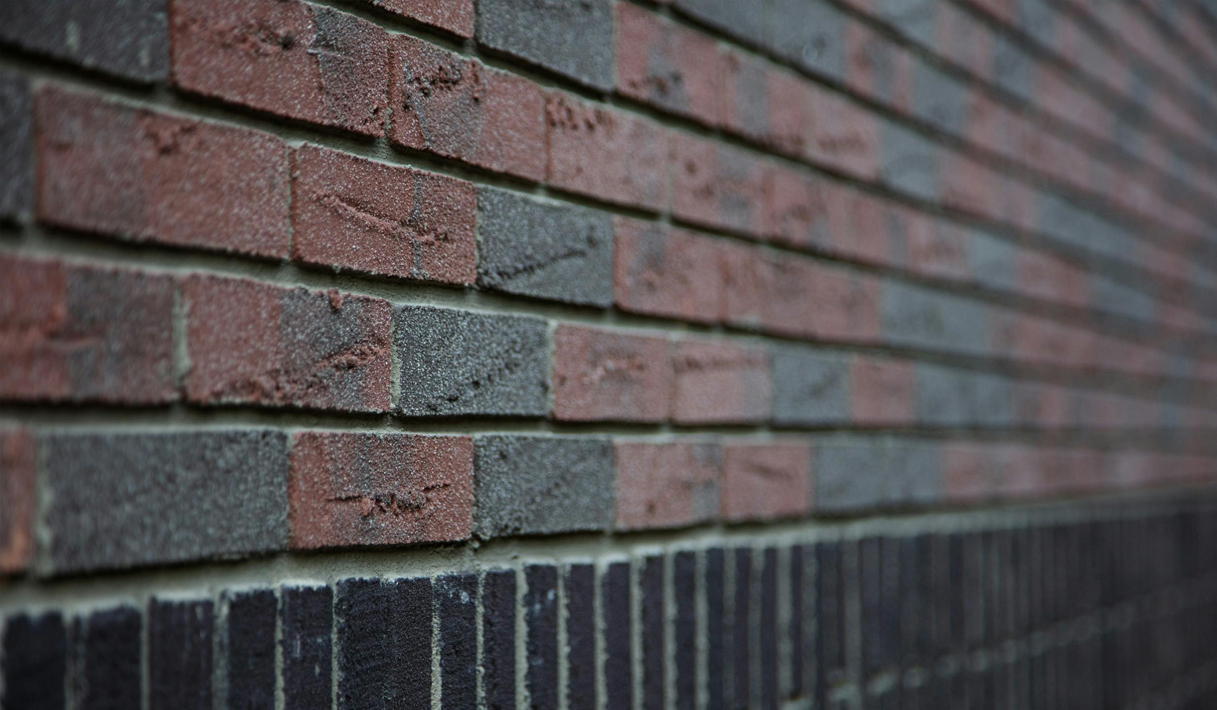 Brick-ventilated facade