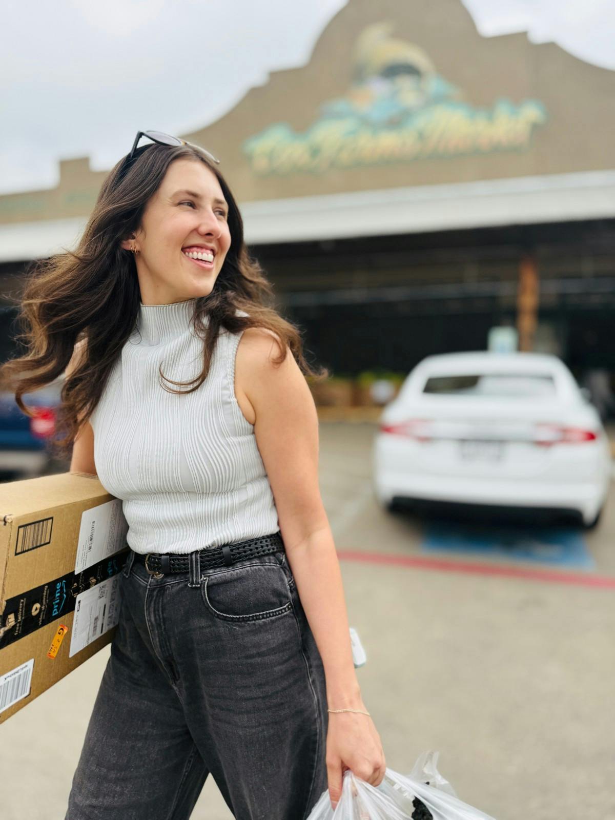 Shop, Local Business, Kubby Space. Package Pickup, Amazon Counter, Fedex, UPS, USPS, Amazon, Prime, Buy Online Pick Up In Store, BOPIS