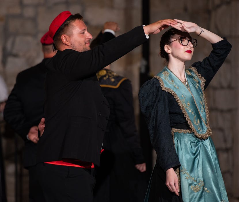 2 kastelanska plesaca