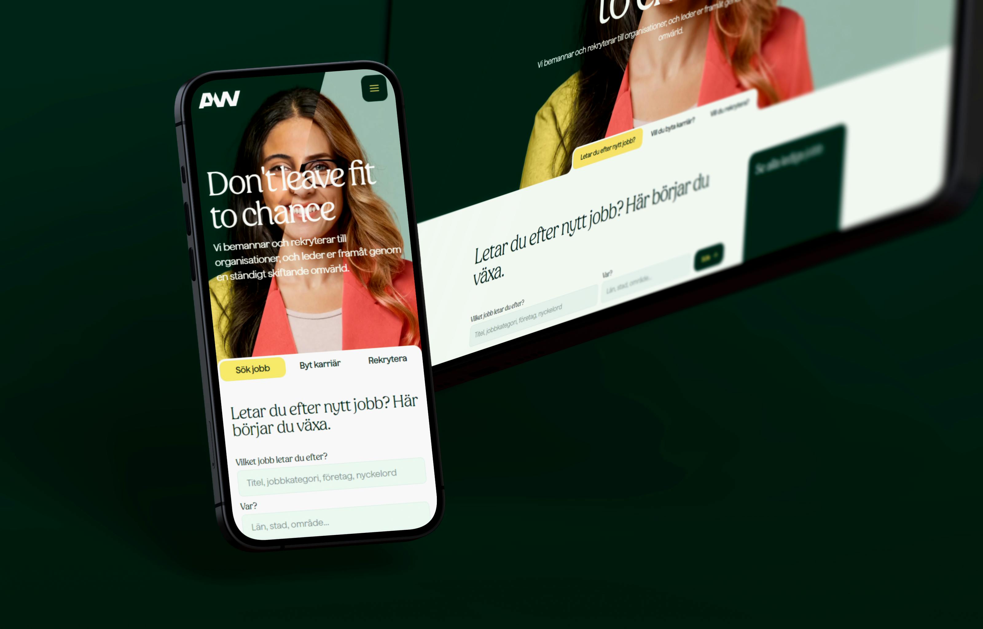 Mockups av mobiltelefon och tablet som flyger och visar Academic Work-webben på skärmen som Kumpan har utvecklat.