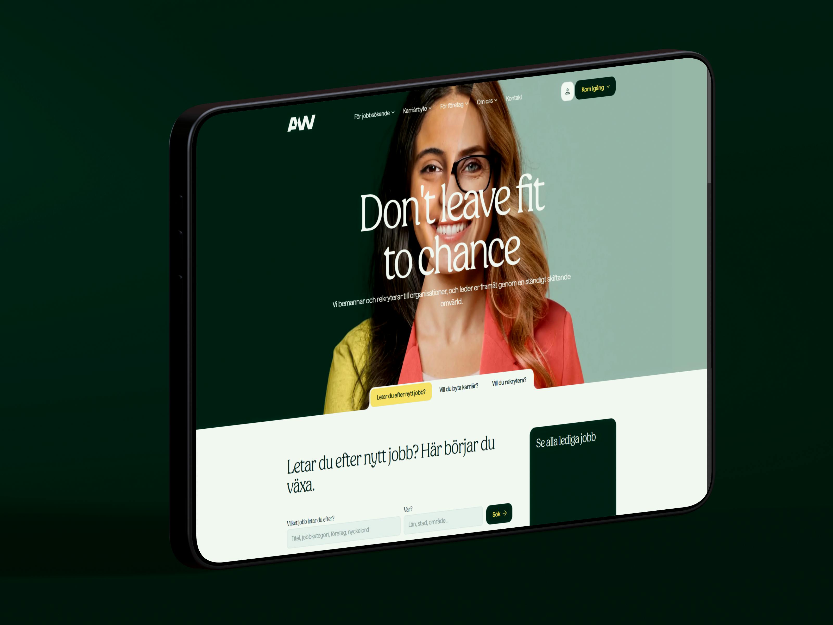 Mockups av tablet som flyger och visar Academic Work-webben på skärmen som Kumpan har utvecklat.