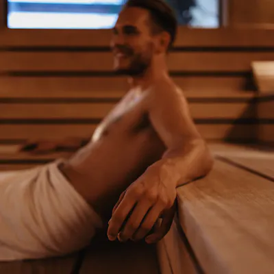 Mann in der Sauna in der Kurhessen Therme Kassel Mann in der Sauna in der Kurhessen Therme Kassel