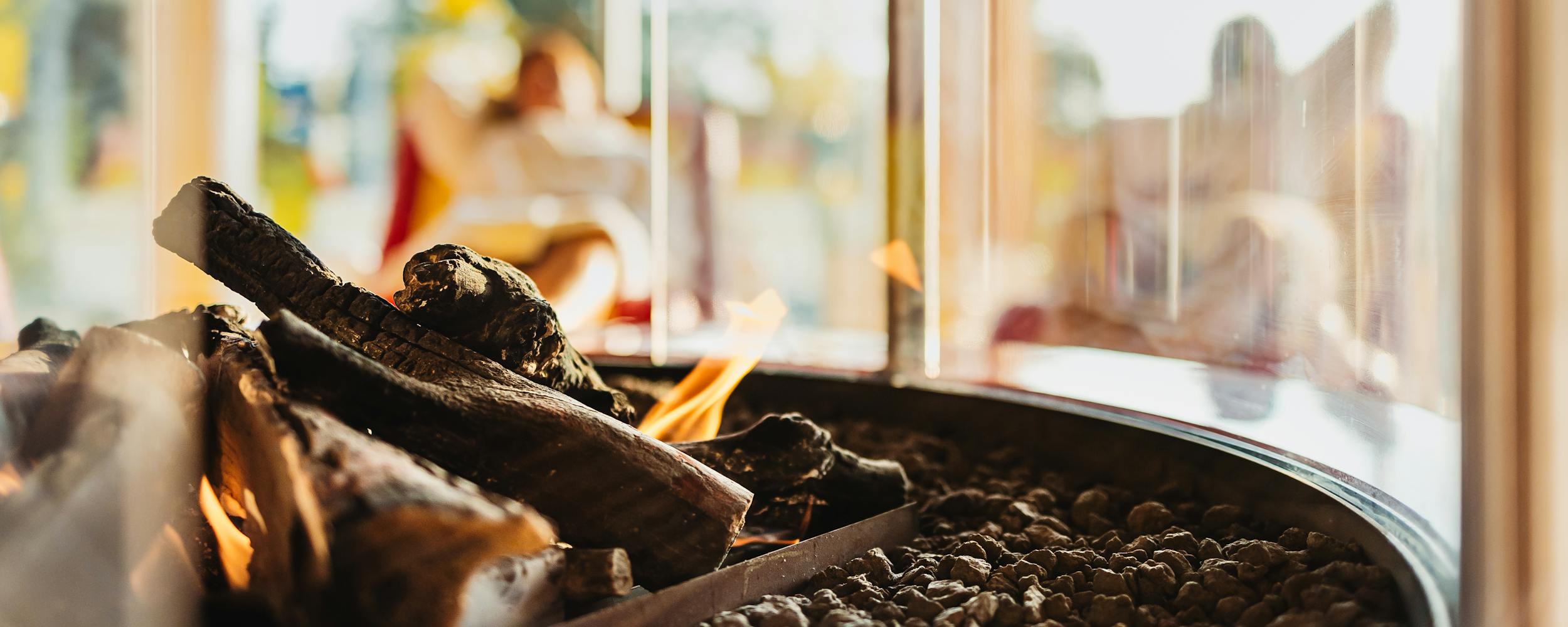 Kaminfeuer im Tempel