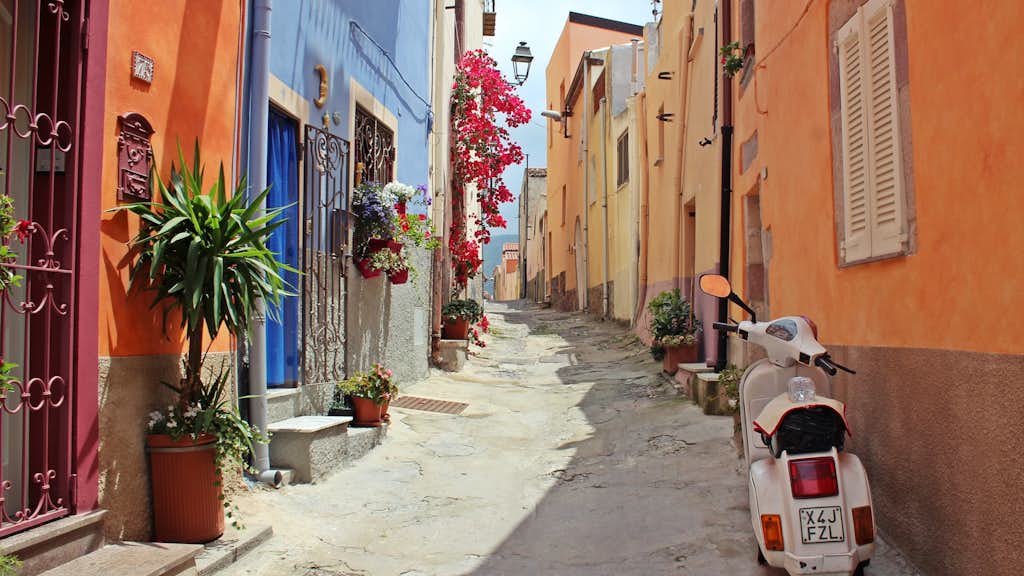 Eine wunderschöne Gasse in Italien