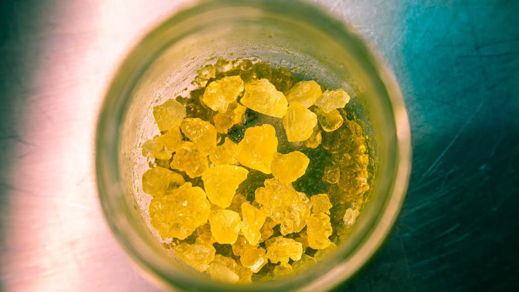 Cannabiskonzentrate im Behälter