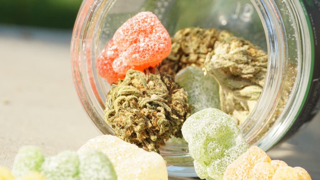 Cannabis Edibles im Glas