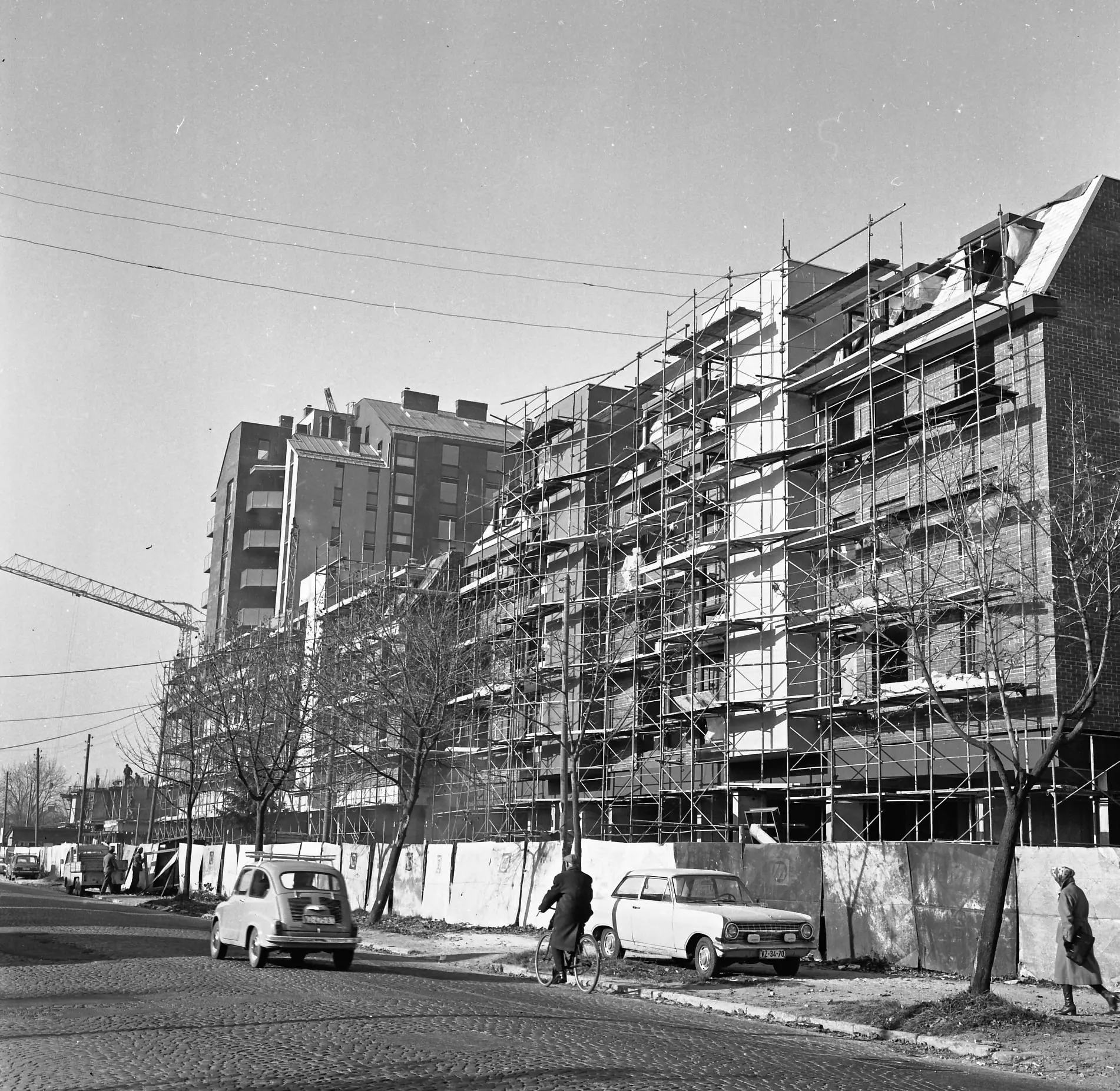 Izgradnja zgrada početkom osamdesetiih, snimio Dragutin Brezovec