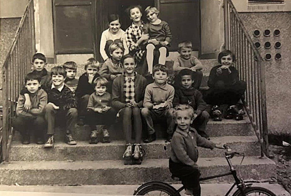 Ekipa iz kvarta krajem 1960-ih, iz albuma Tihomira Nonkovića