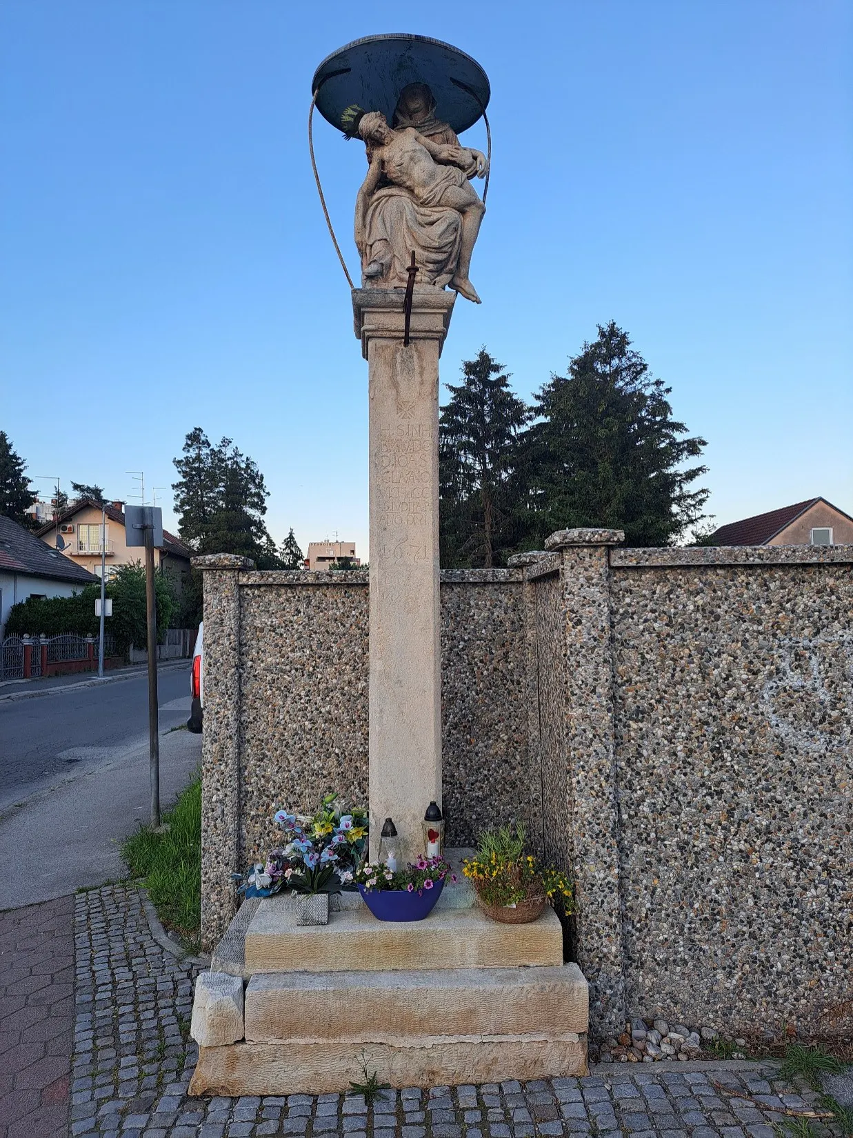 Kip Marije  s Isusom, podignut 1671., snimio Željko Trstenjak