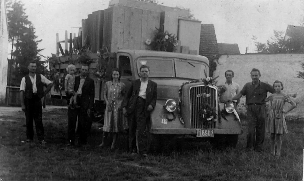 Prijevoznik Antun Horvat i njegov kamion Opel Blitz, snimio Martin Hruškar
