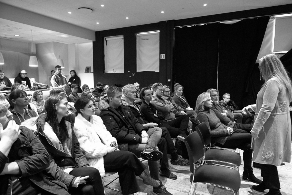 "Hvar liggja mörkin" 