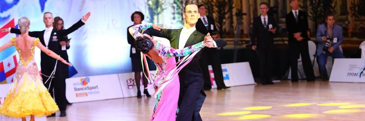 el bailarin jordi fàbrega en una competición de baile