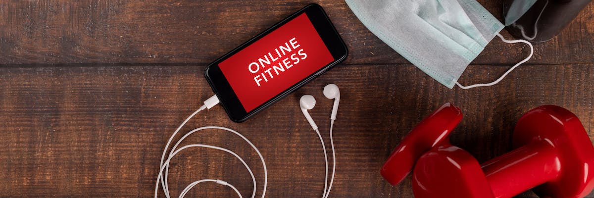 clase de fitness online en el smartphone