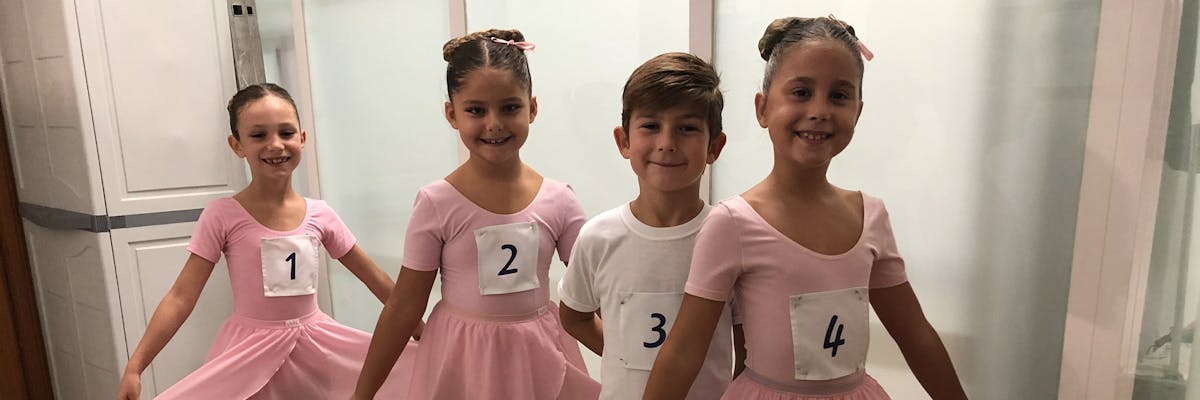 alumnos de ballet infantil de Llar Dansa