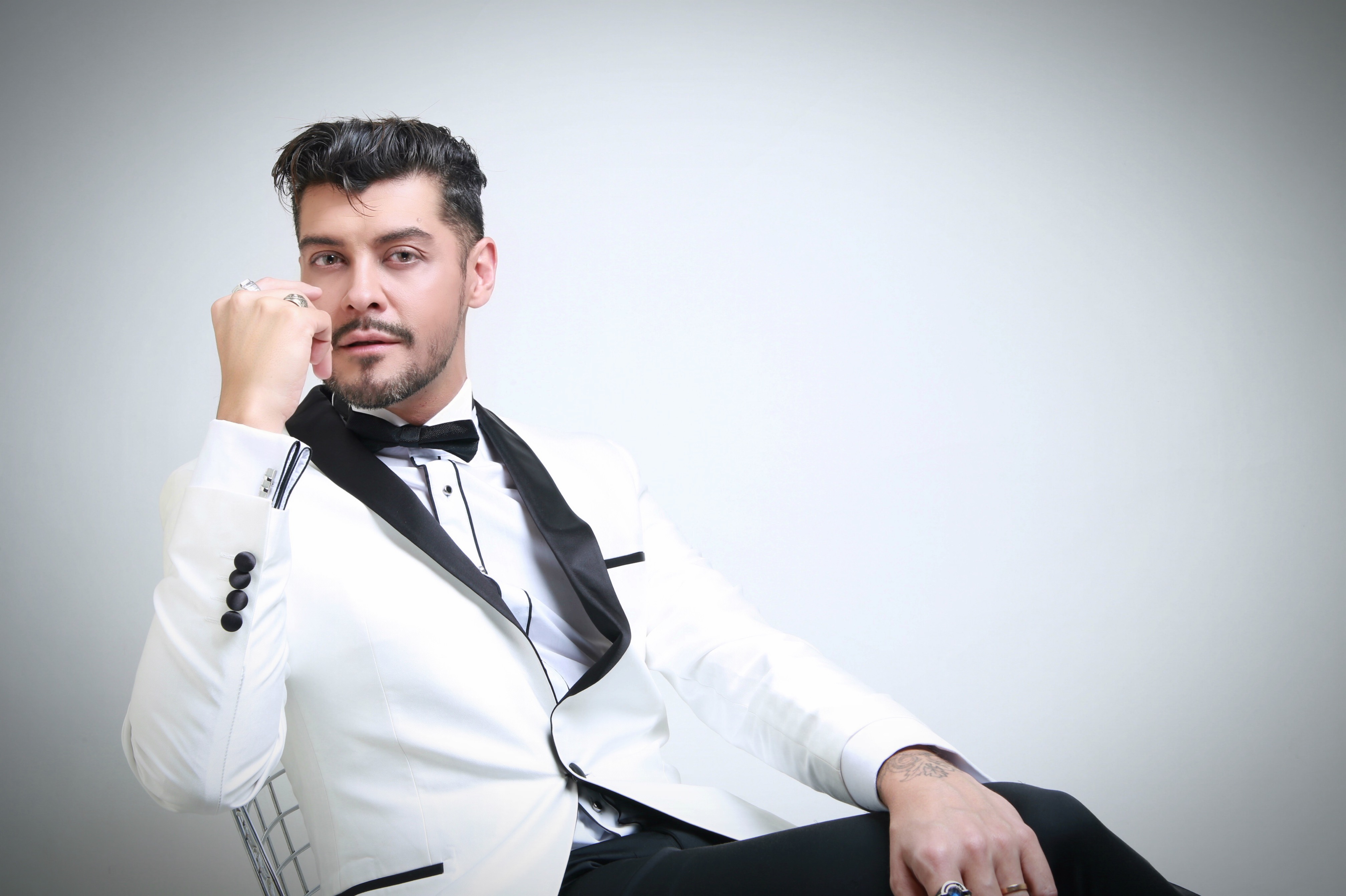 Entrevistamos al artista Óscar Flores