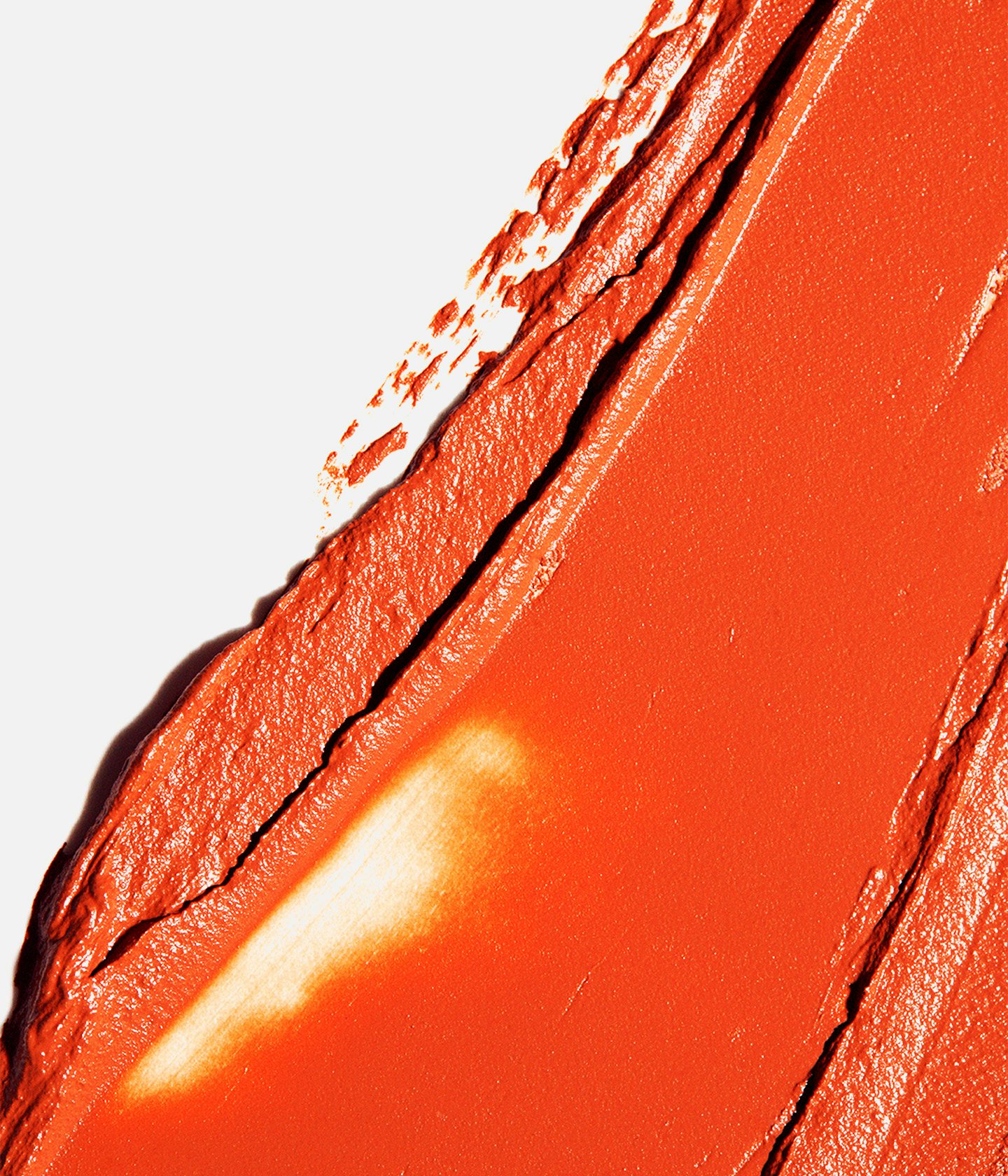 La bouche rouge Alex Eagle Red lipstick texture