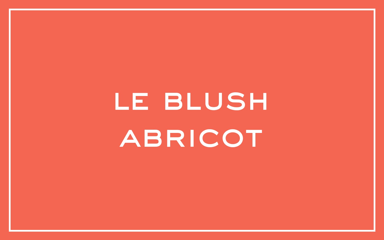 La bouche rouge nuance Le Blush Abricot avec du texte