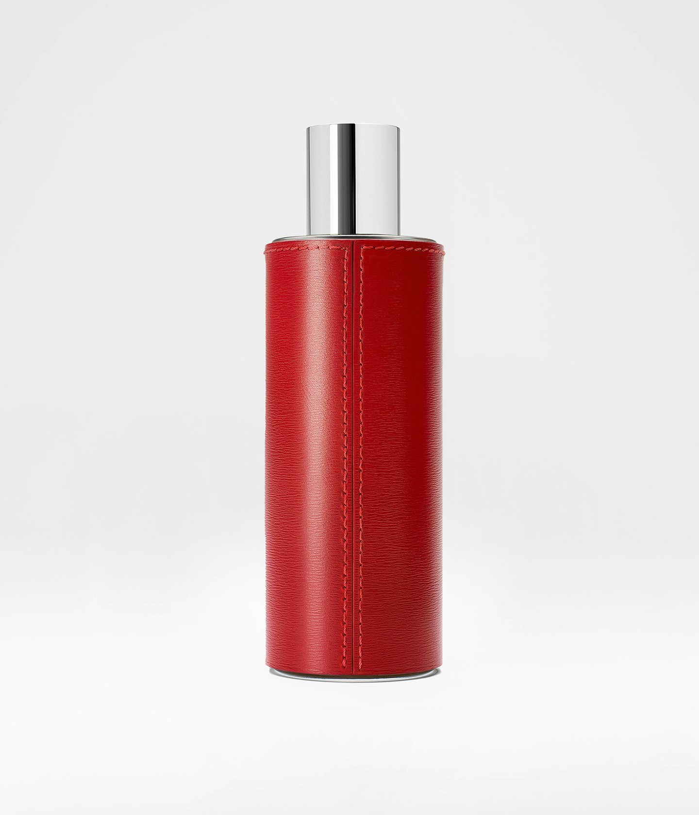 La bouche rouge Extrait de Parfum Rouge in rouge leather case