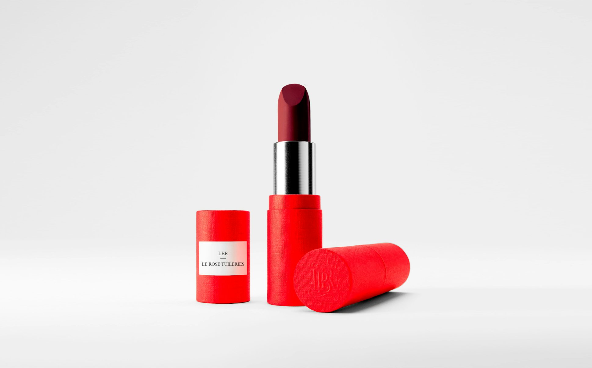 La bouche rouge Le Rose Tuileries lipstick in the red paper case
