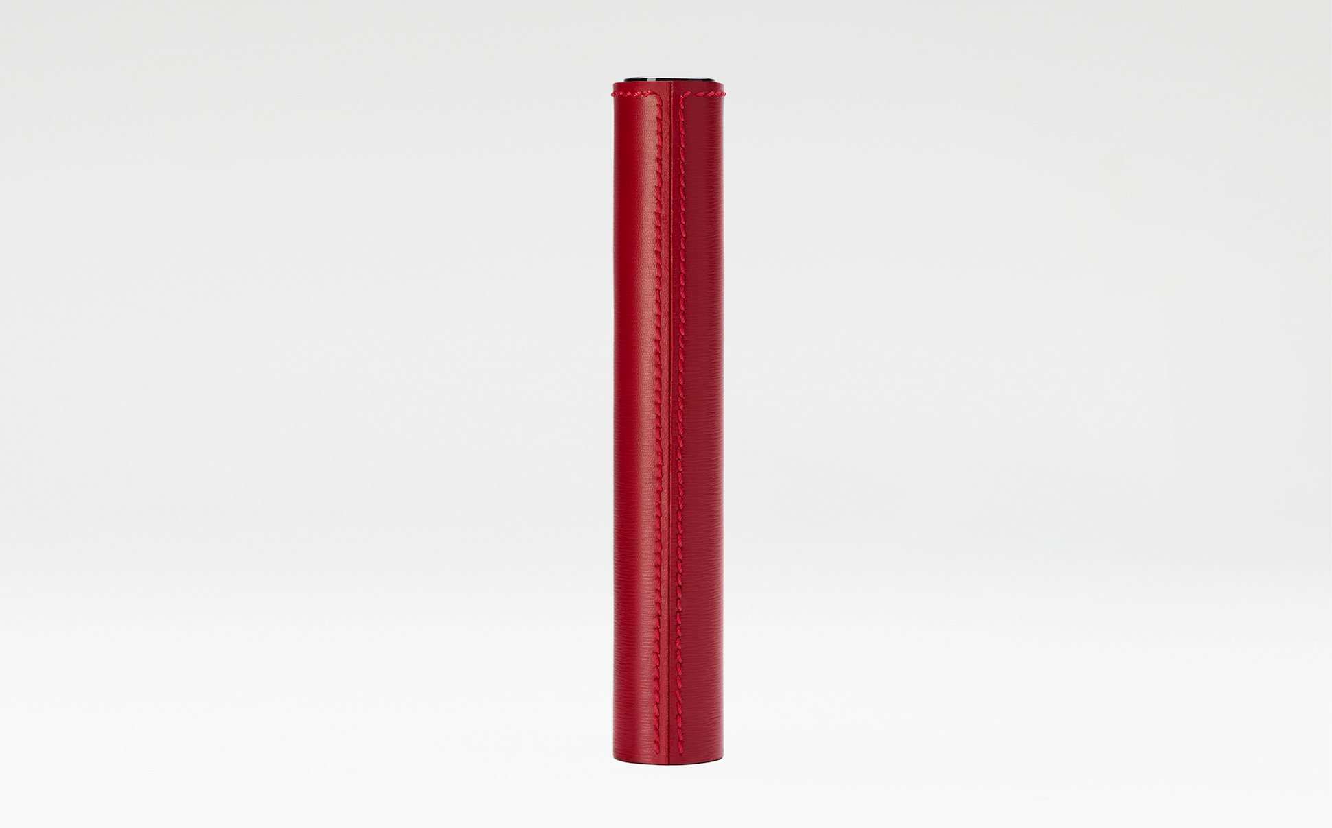 La bouche rouge Red leather sleeve with stitches - back