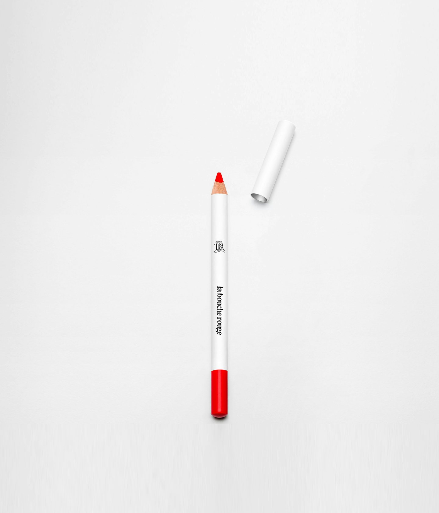 La bouche rouge Orangey Red lip pencil with recyclable metal cap