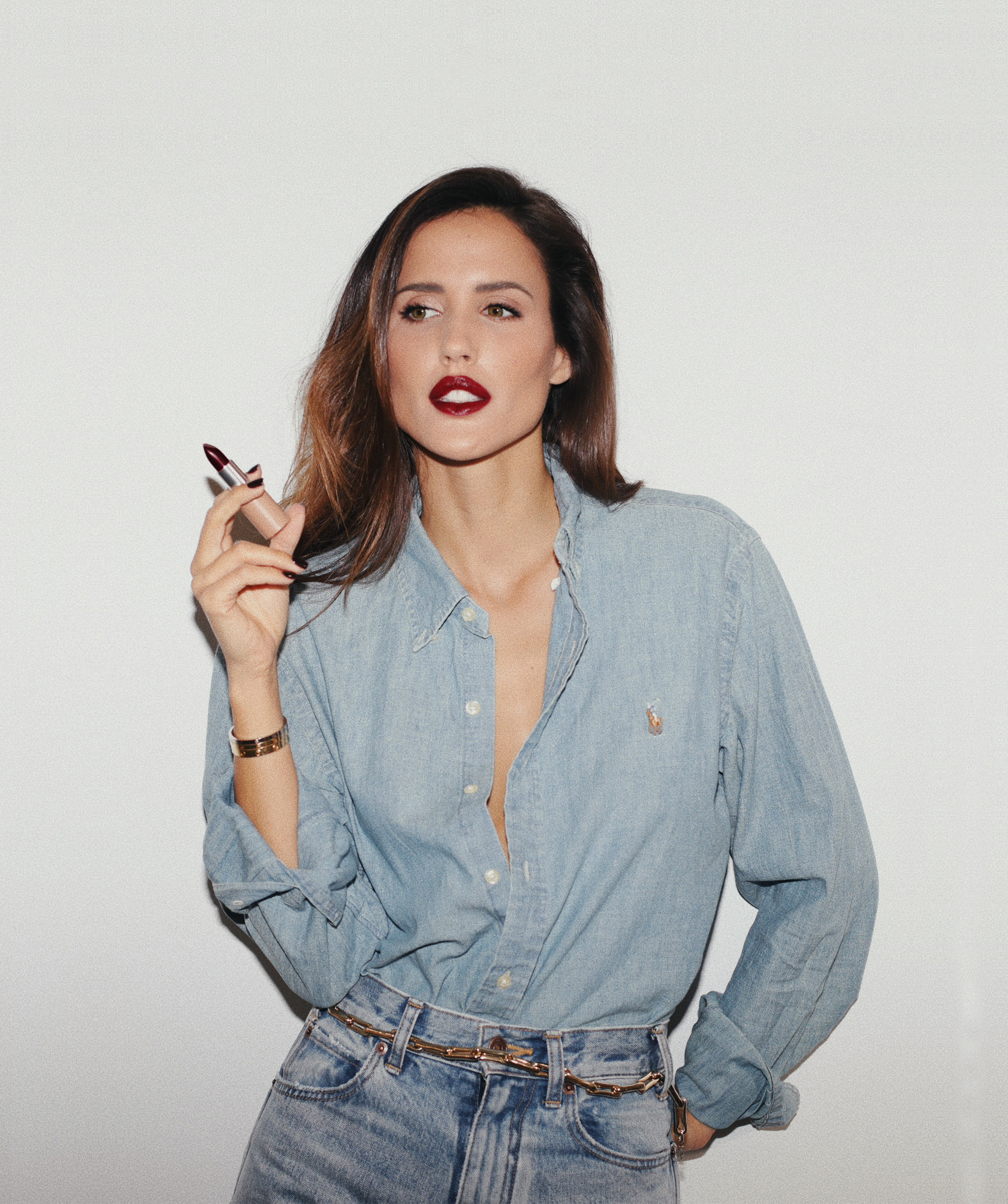 La Collaboration Alex Rivière La bouche rouge, Paris