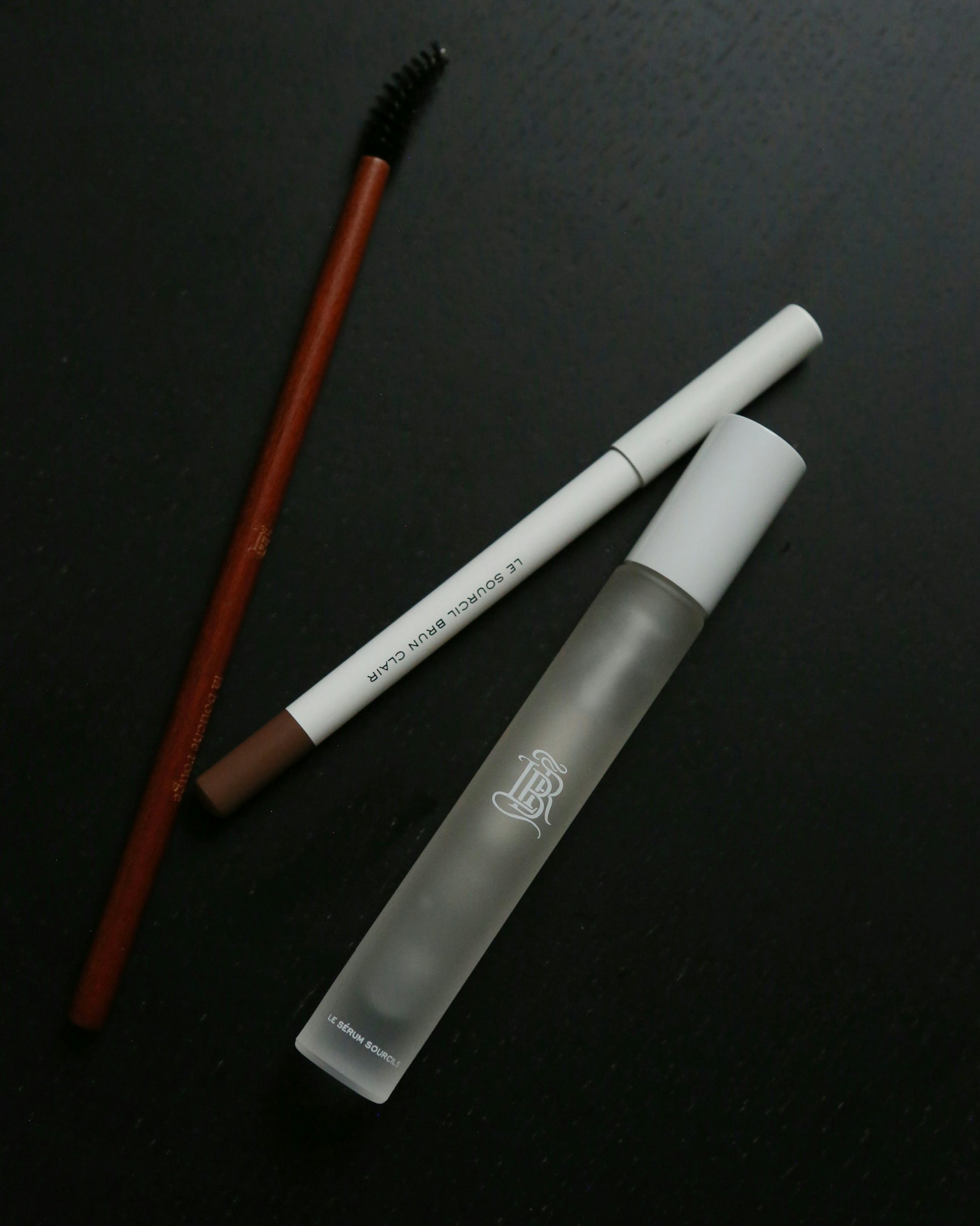 La bouche rouge Eyebrow Serum, Dark brown pencil and eyebrow brush