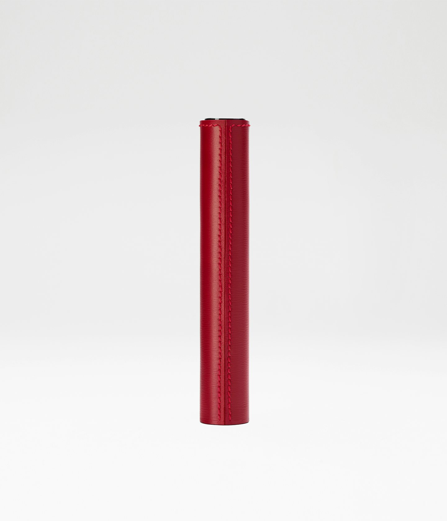 La bouche rouge Red leather sleeve with stitches - back