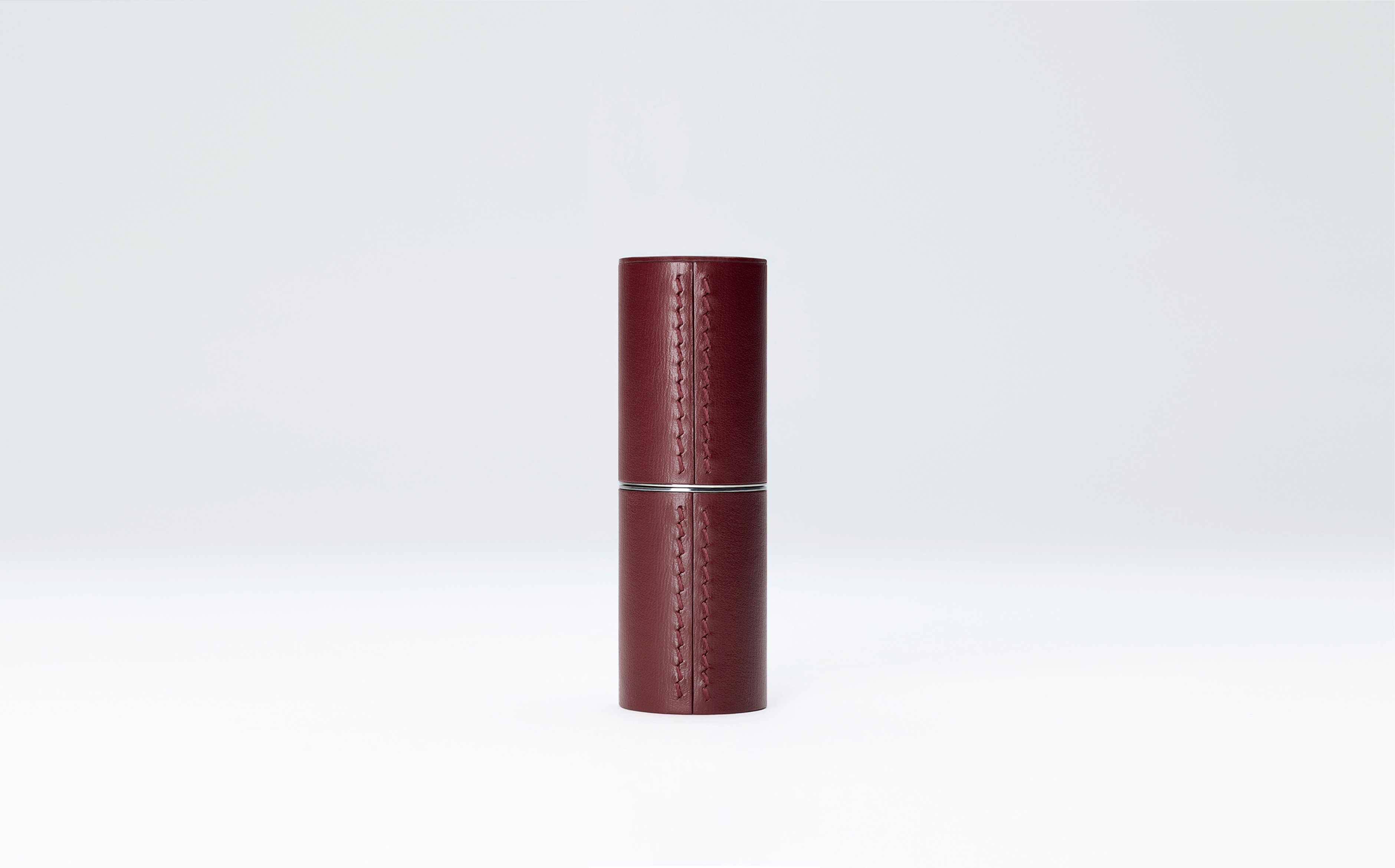 La Bouche Rouge - Refillable Fine Leather Lipstick Case – D A P H N E