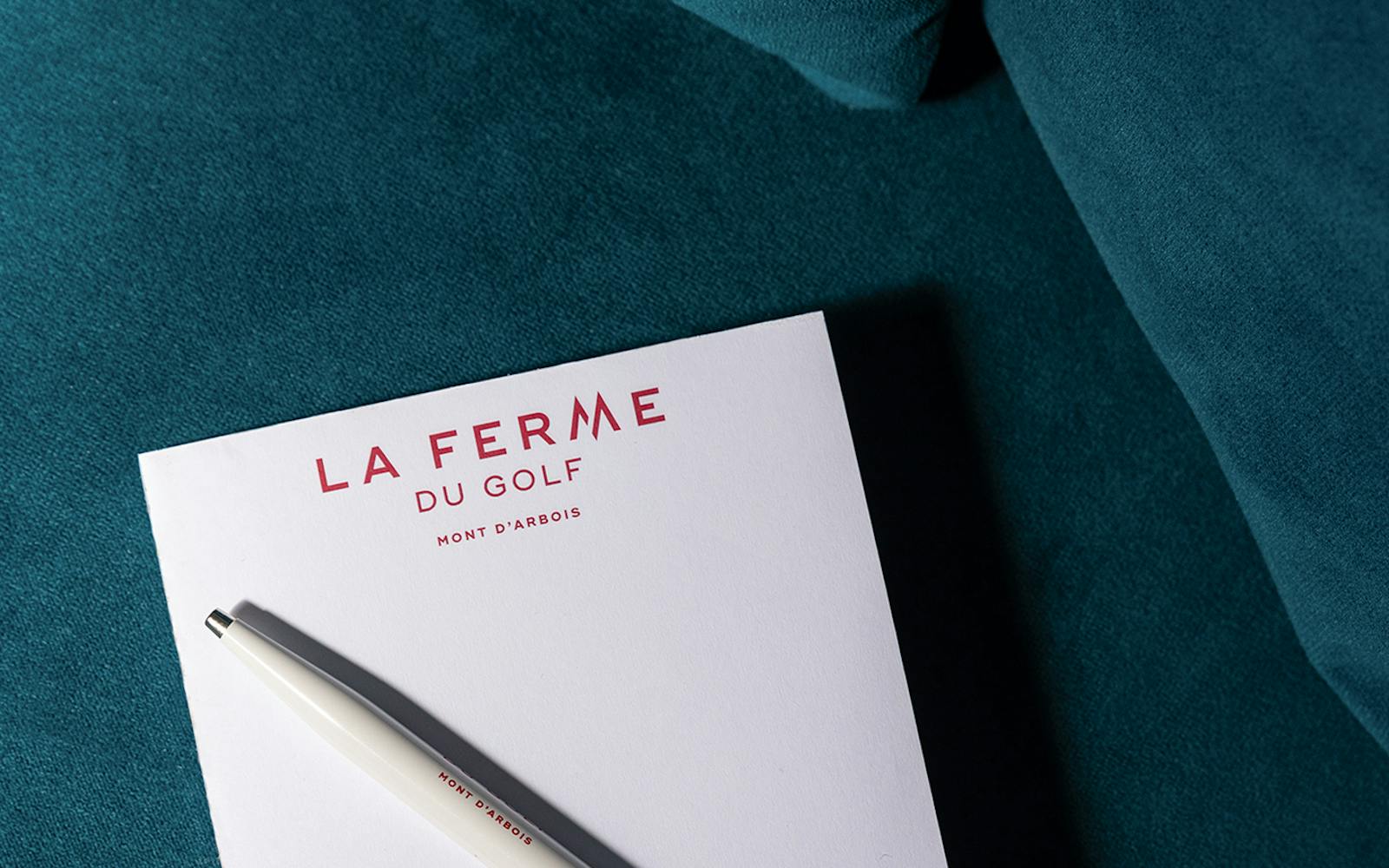 La Ferme du Golf en été - Hôtel et Restaurant en montagne