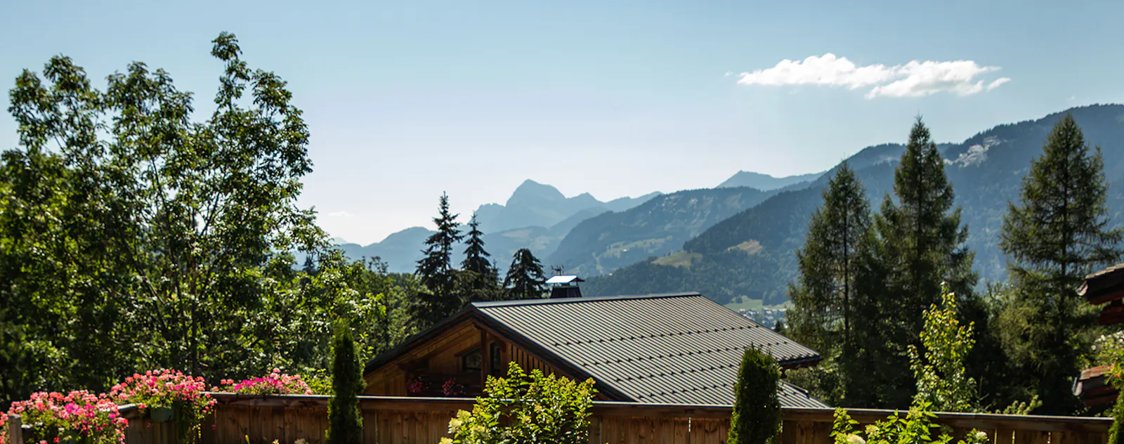 La Ferme du Golf en été - Hôtel et Restaurant en montagne