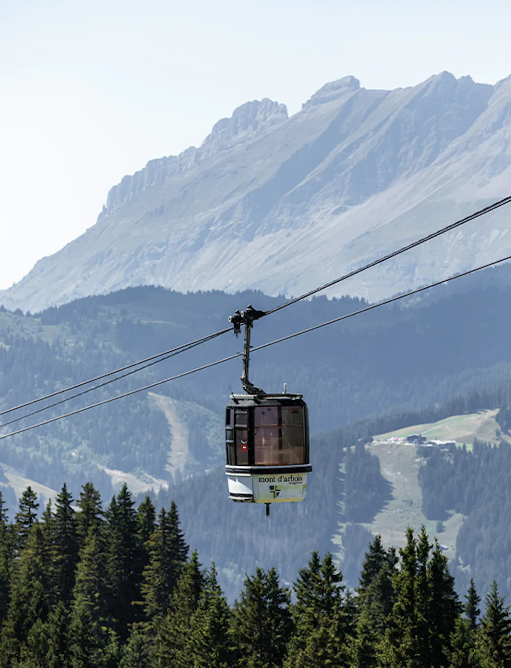 La Ferme du Golf en été - Hôtel et Restaurant en montagne