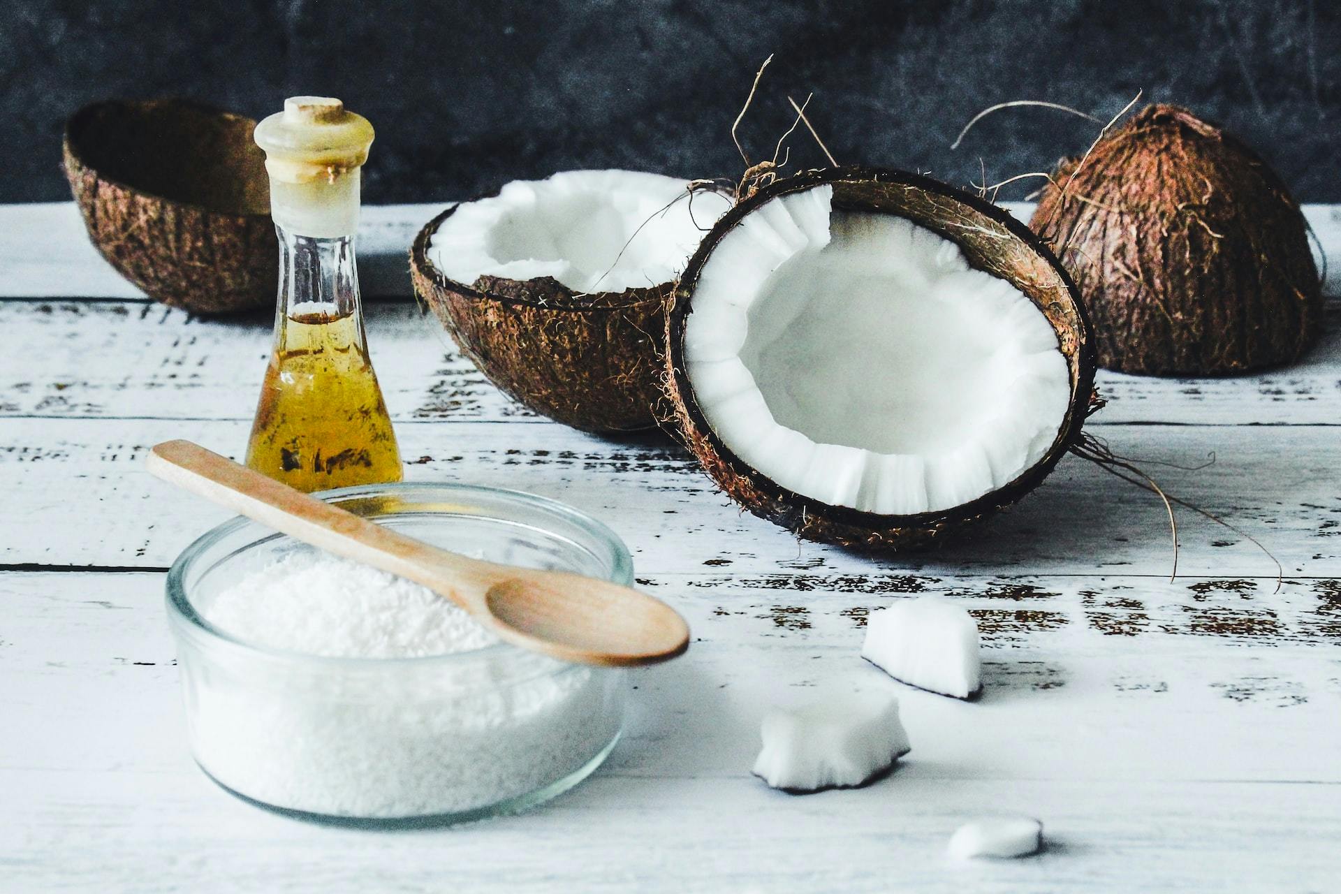 L'huile de coco : ses vertus – ses usages
