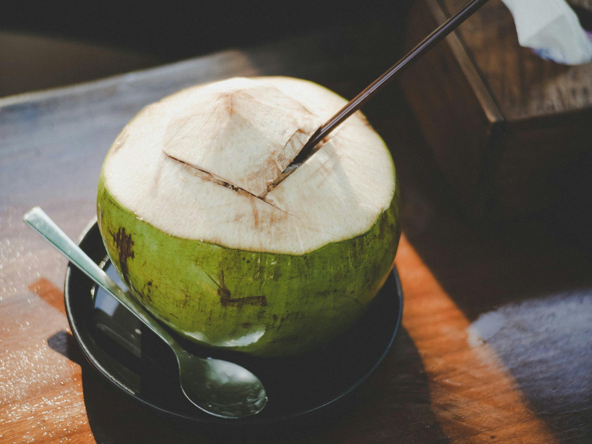 Vaïvaï Eau de coco 100% naturelle, à boire trés frais. Moins sucré