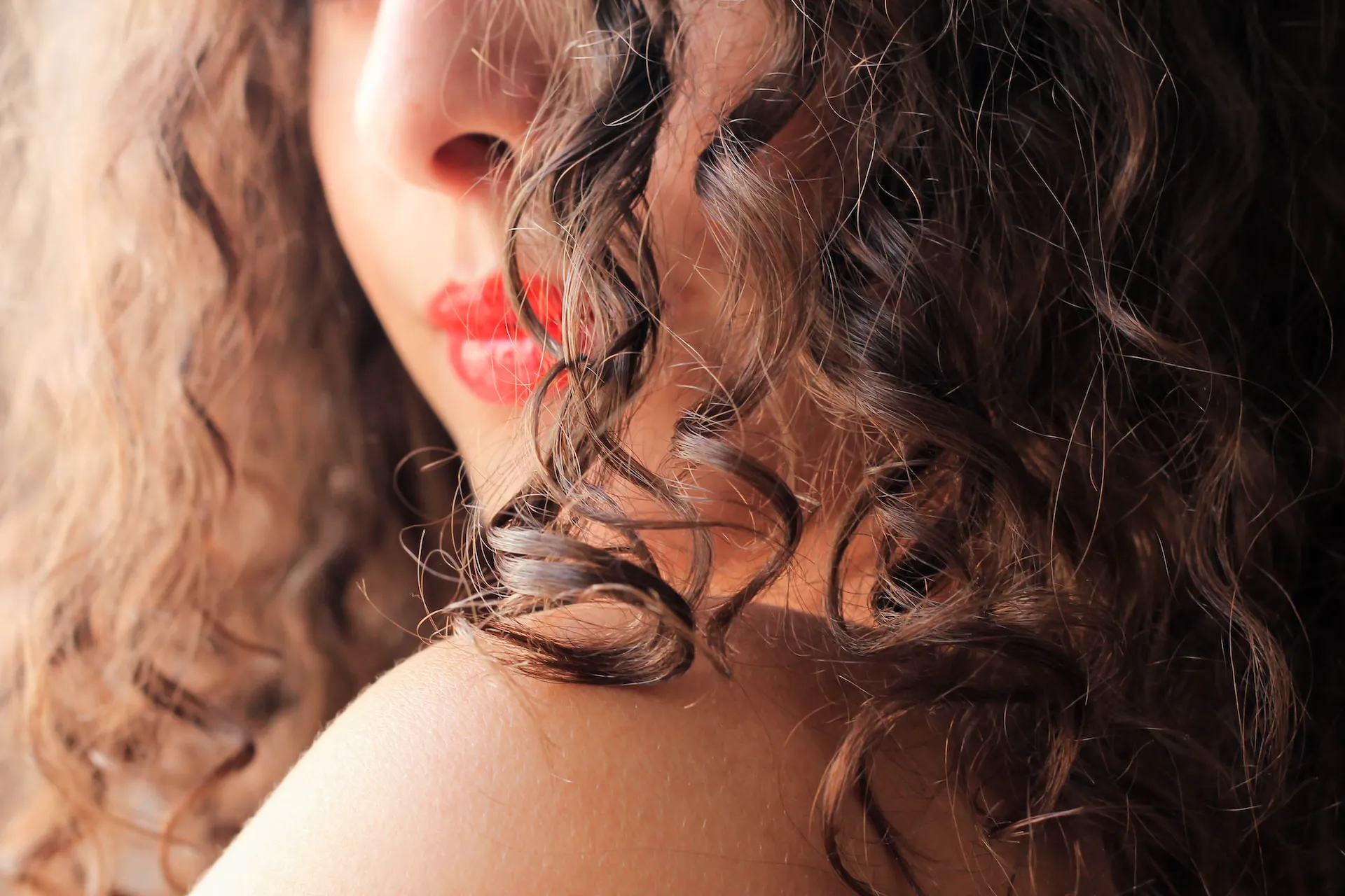Routine Cheveux Bouclés | Révélez le Potentiel de Vos Bouclettes