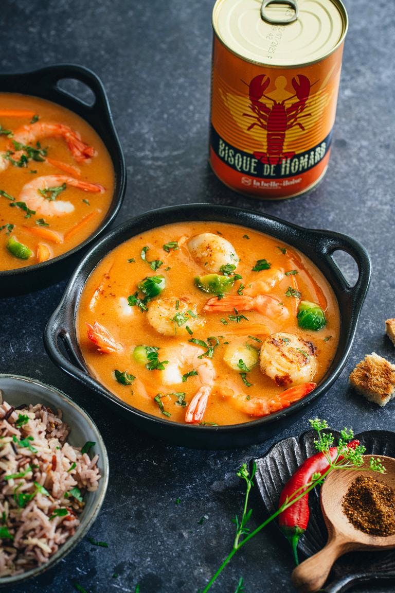 Cassolette de SaintJacques sauce bisque de homard SaintJacques à la