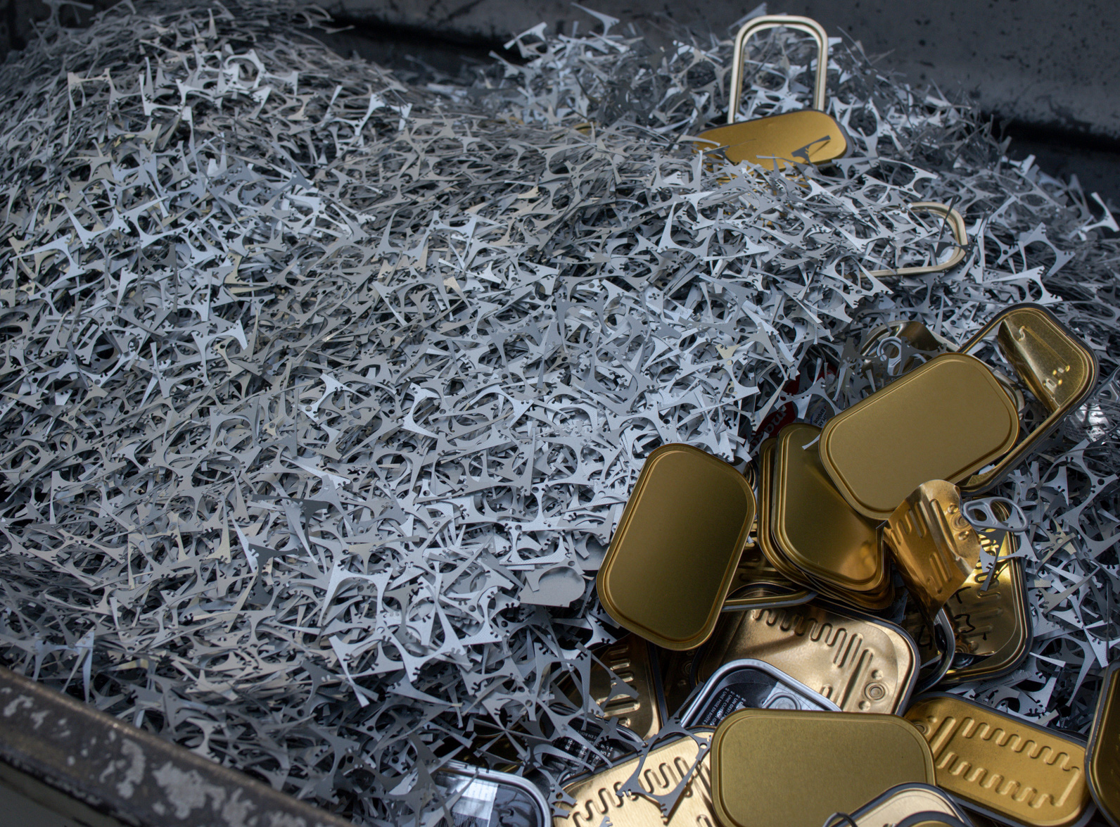 [center] Bevorderen van recyclebaarheid en terugwinning [/center]
