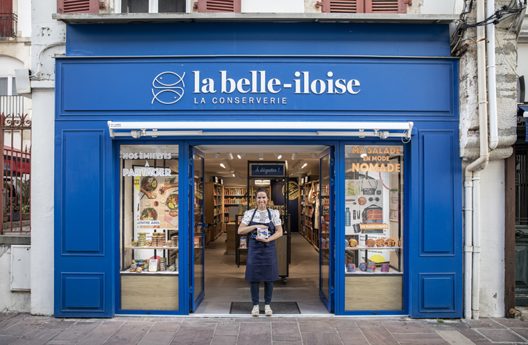 [center]Voted Best Chain Store[/center]
