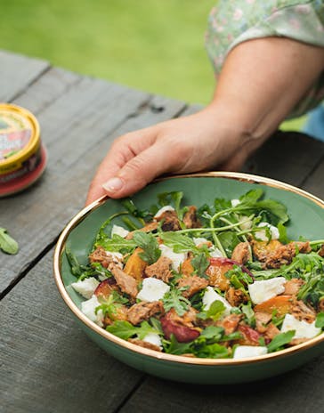 Salade de pêches grillées à l'Émietté de Thon Saveurs de la garrigue
