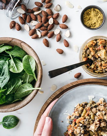 Vegetable crumble with Seaweed and curry spices