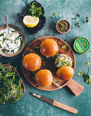 Burger with Tuna and green peppercorn rillettes