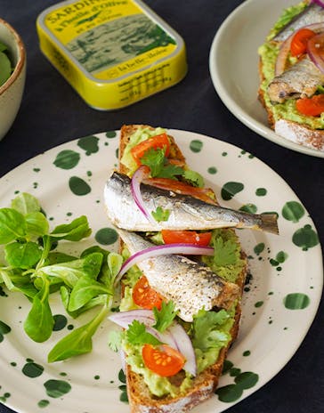 Toasts Sardines & Guacamole