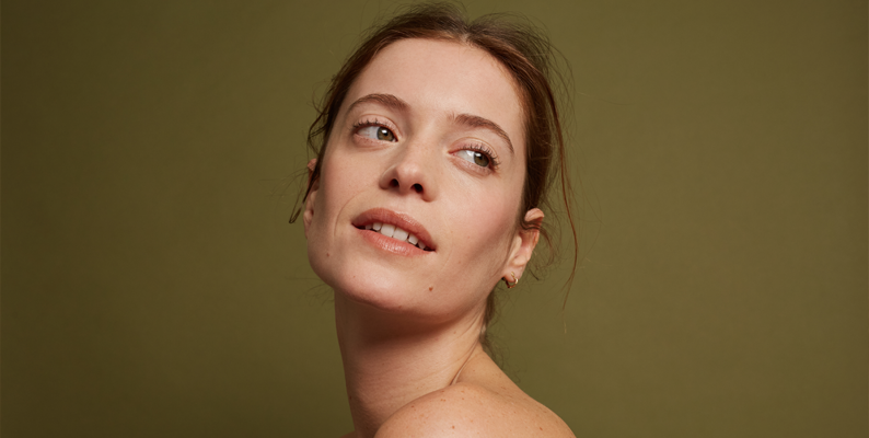 Comment reconnaître et traiter les boutons du visage ? Laboté